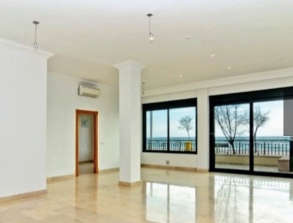 Apartment for rent on the seafront Ground Floor