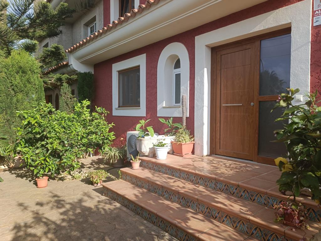 Wonderful Semi Detached with pool in Bahia Grande