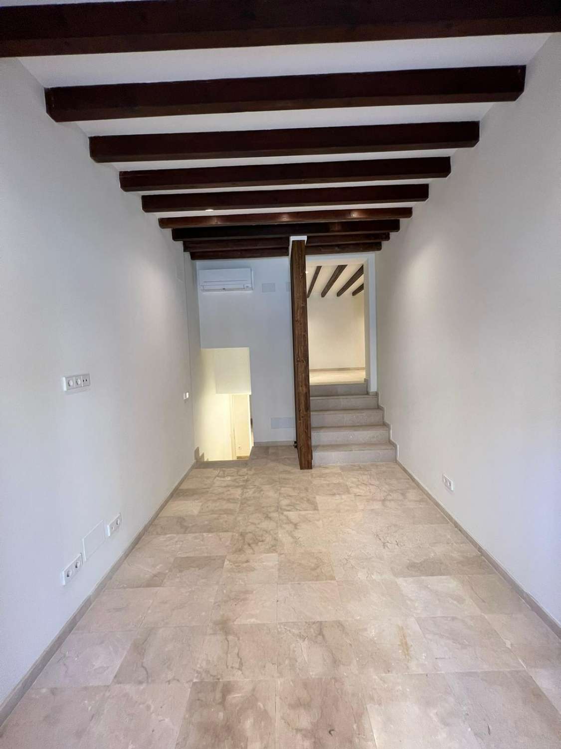 Ground Floor For Sale in Santa Catalina