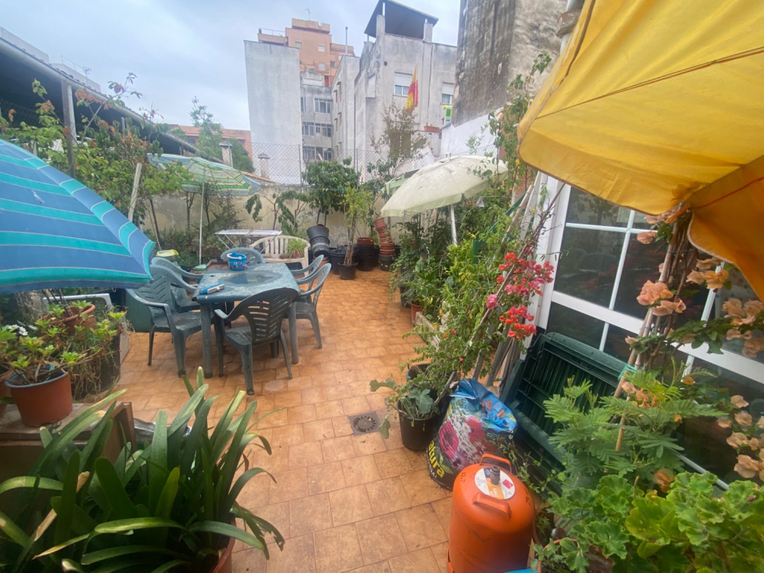 Ground floor with garden for sale in the center of INCA