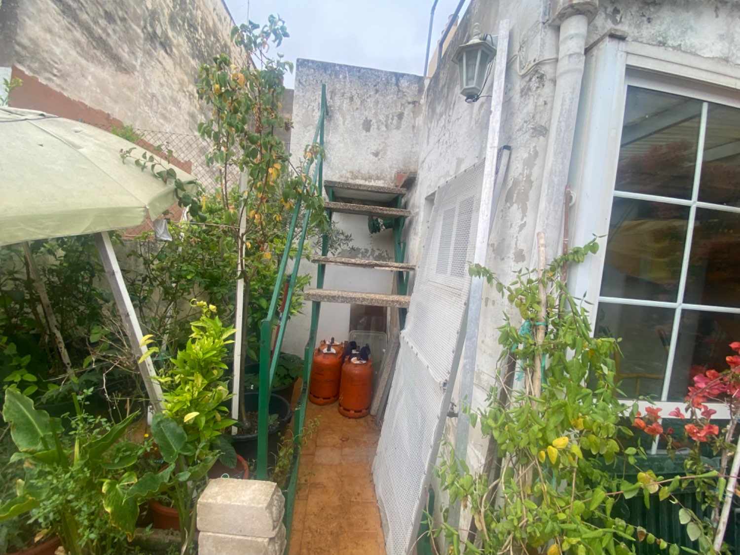 Piano terra con giardino in vendita nel centro di INCA