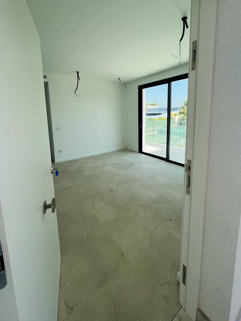 Se vende ATICO a estrenar en zona Palma Racket con piscina comunitaria.