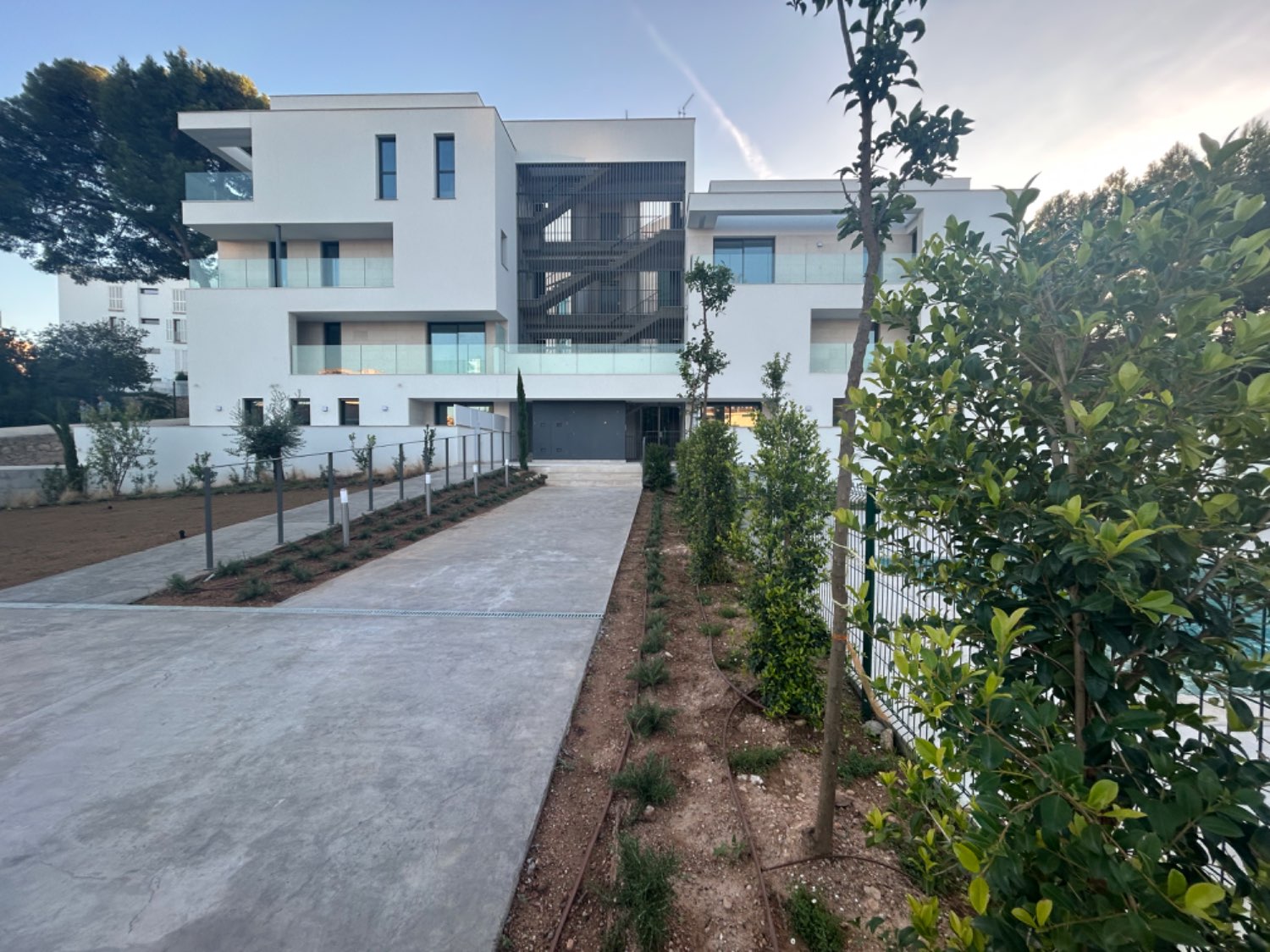 Se vende ATICO a estrenar en zona Palma Racket con piscina comunitaria.