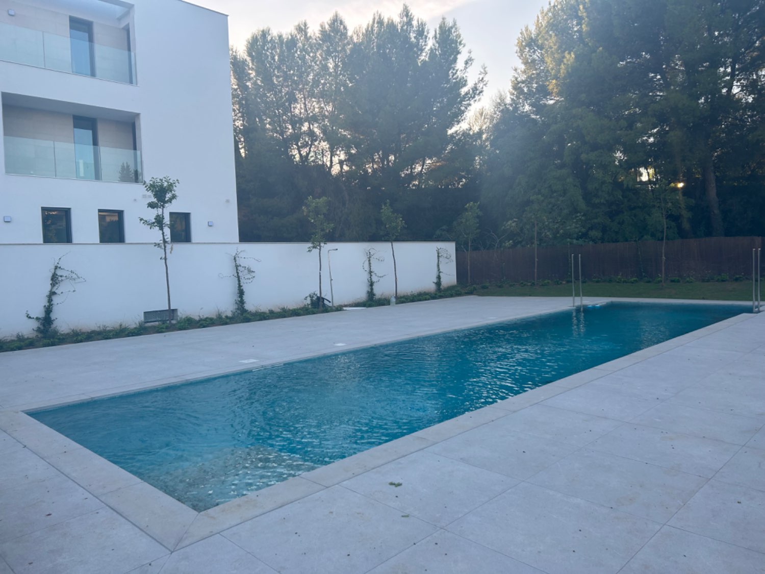 Se vende ATICO a estrenar en zona Palma Racket con piscina comunitaria.
