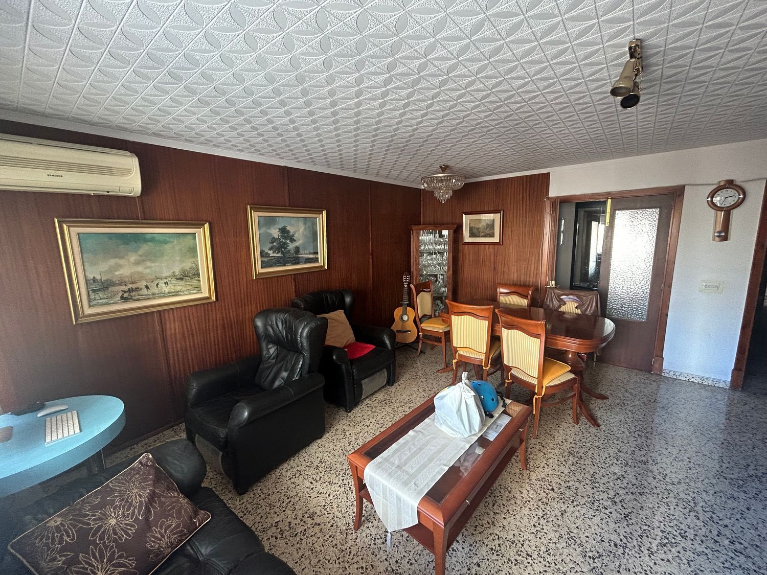 Amplio piso de origen en venta en Pere Garau, con Terraza