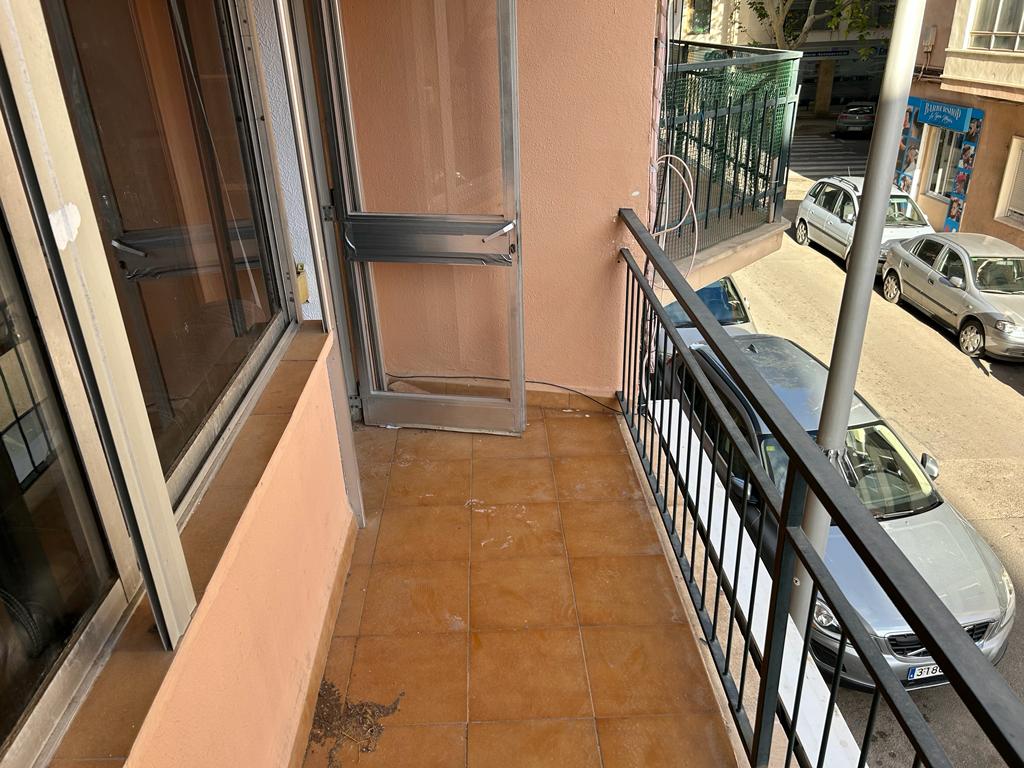 Spacious original apartment for sale in Pere Garau, with terrace