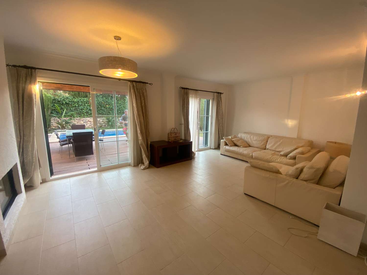 CHALET PAREADO CON PISCINA Y JARDÍN PARTICULAR EN PUIG DE ROS