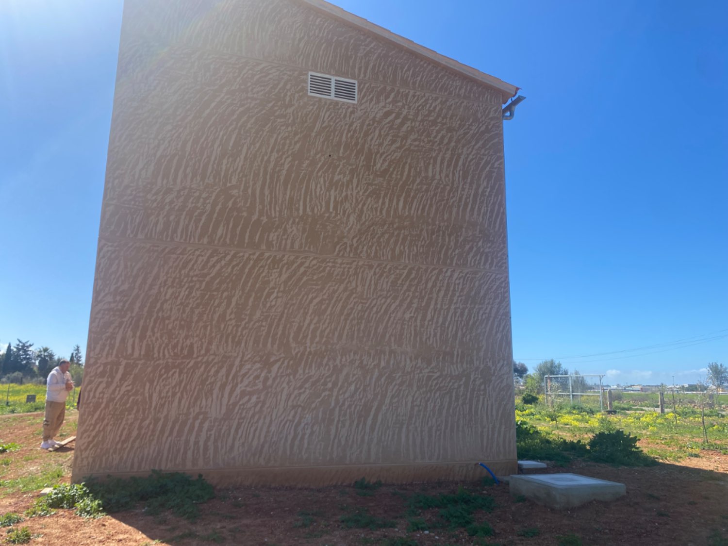 Entrepôt à louer avec terrain à usage agricole