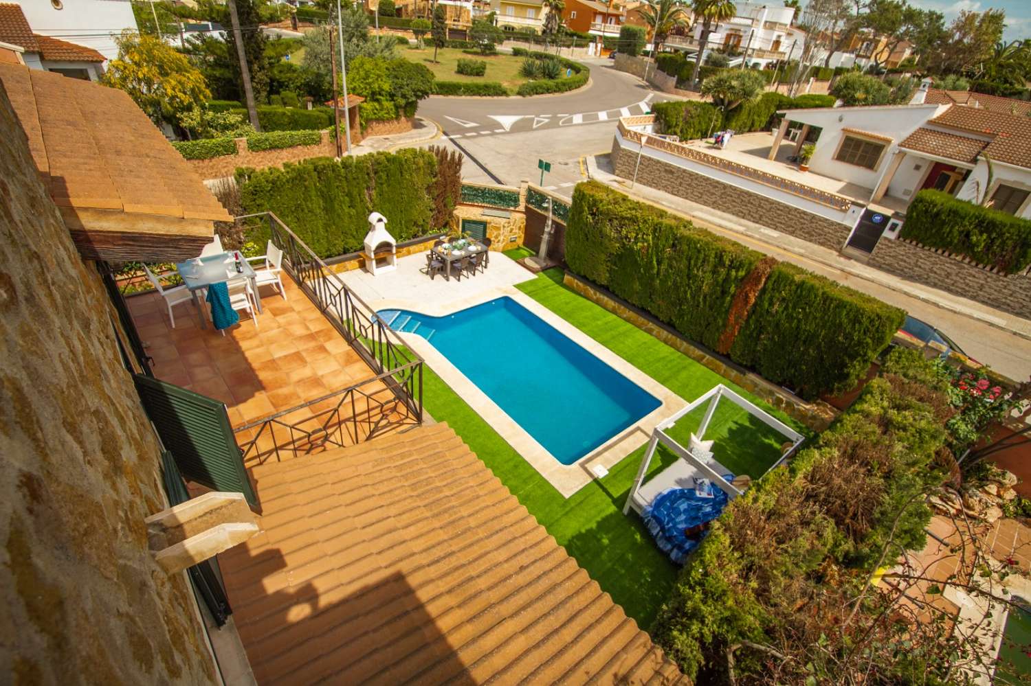 Chalet adosado en venta con piscina en Badia Gran