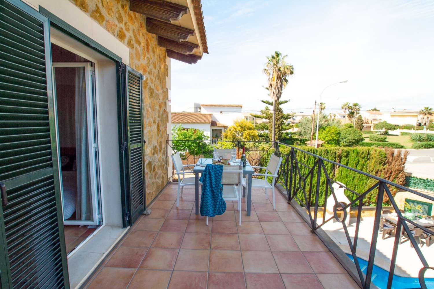 Chalet adosado en venta con piscina en Badia Gran