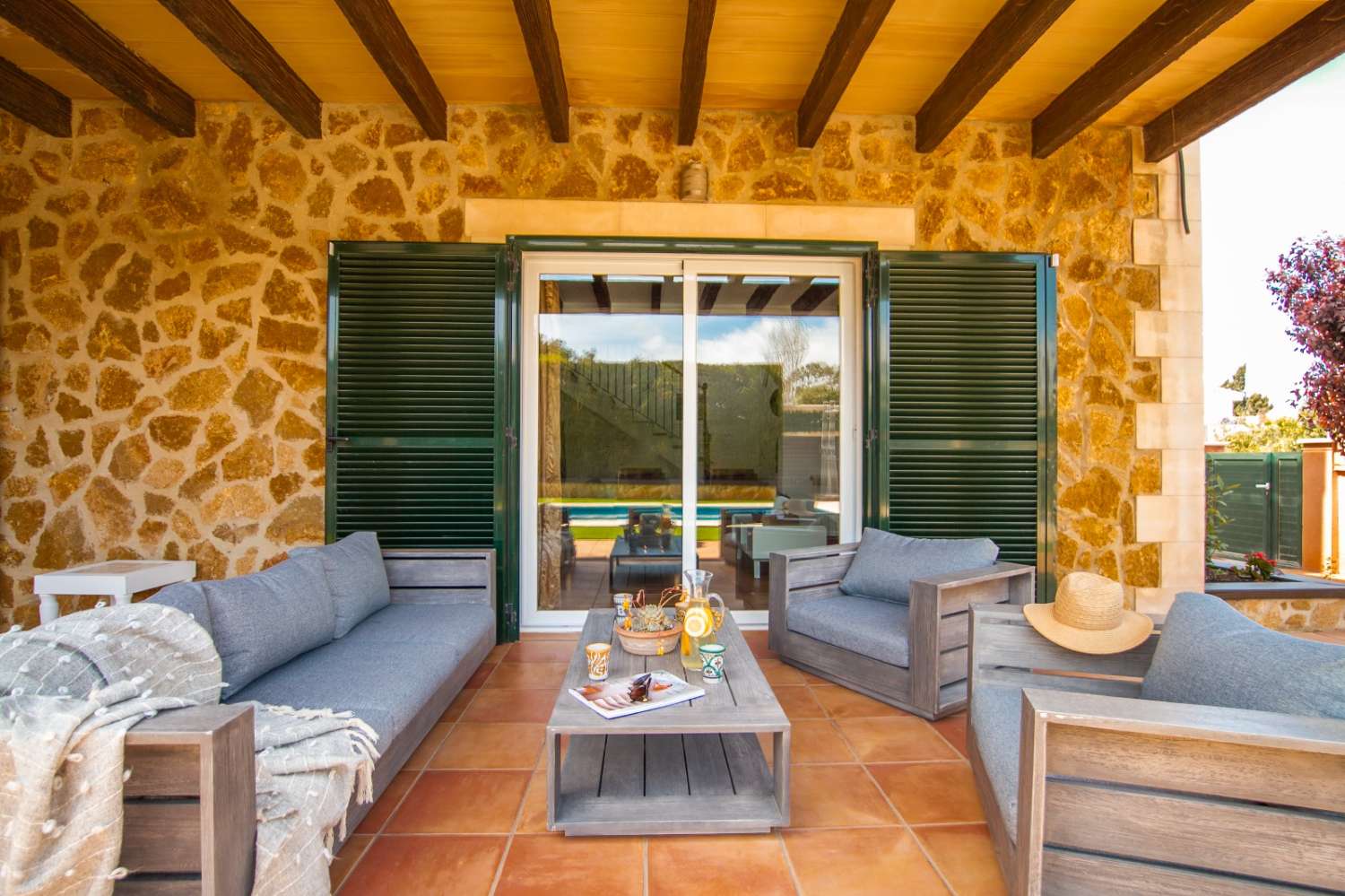 Chalet adosado en venta con piscina en Badia Gran