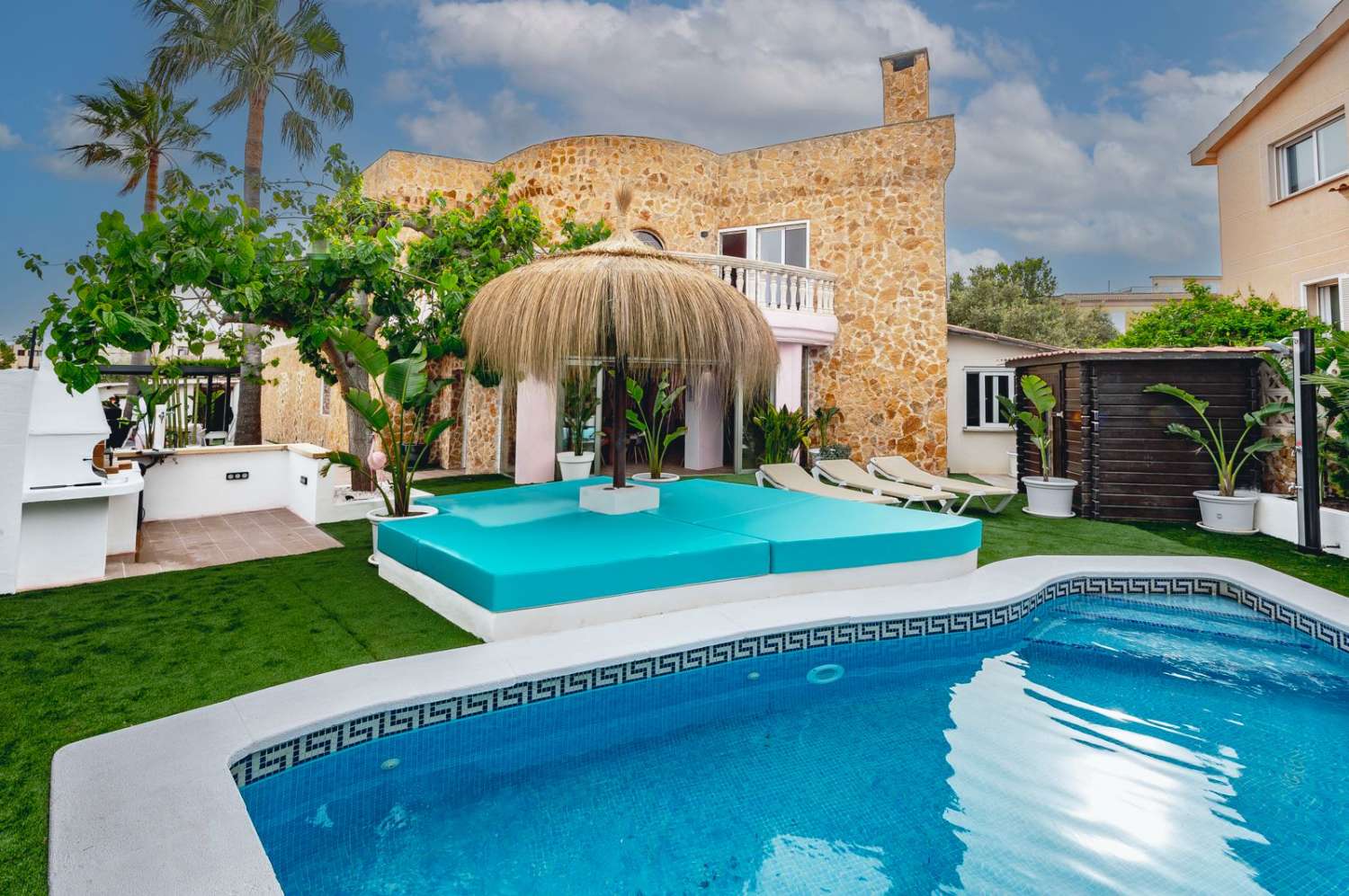CHALET INDEPENDIENTE EN VENTA CON PISCINA EN SA TORRE