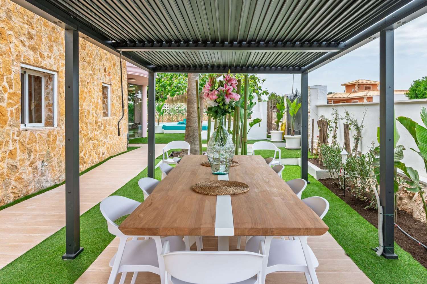 CHALET INDEPENDIENTE EN VENTA CON PISCINA EN SA TORRE