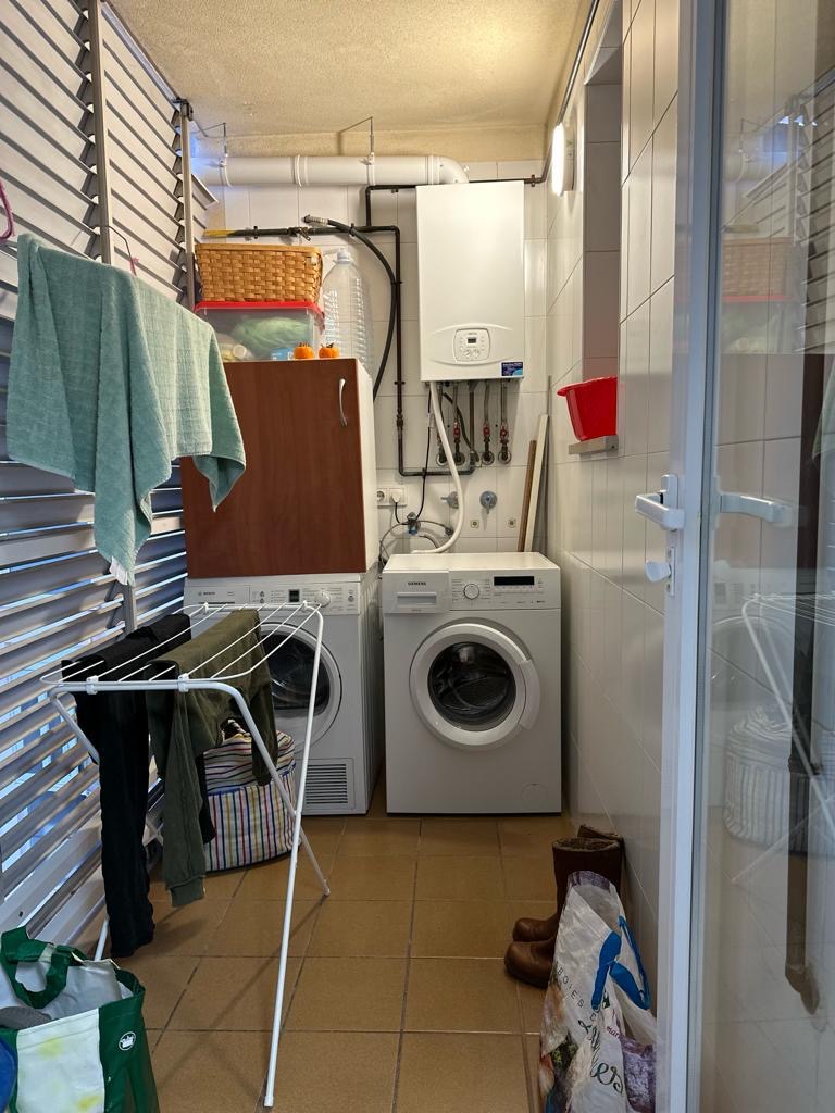Se Alquila piso larga temporada en Coll d`en Rabassa