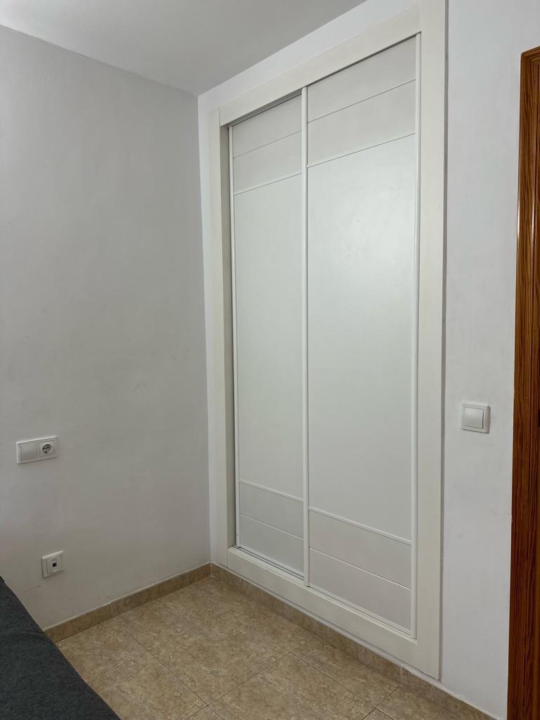 Se Alquila piso larga temporada en Coll d`en Rabassa