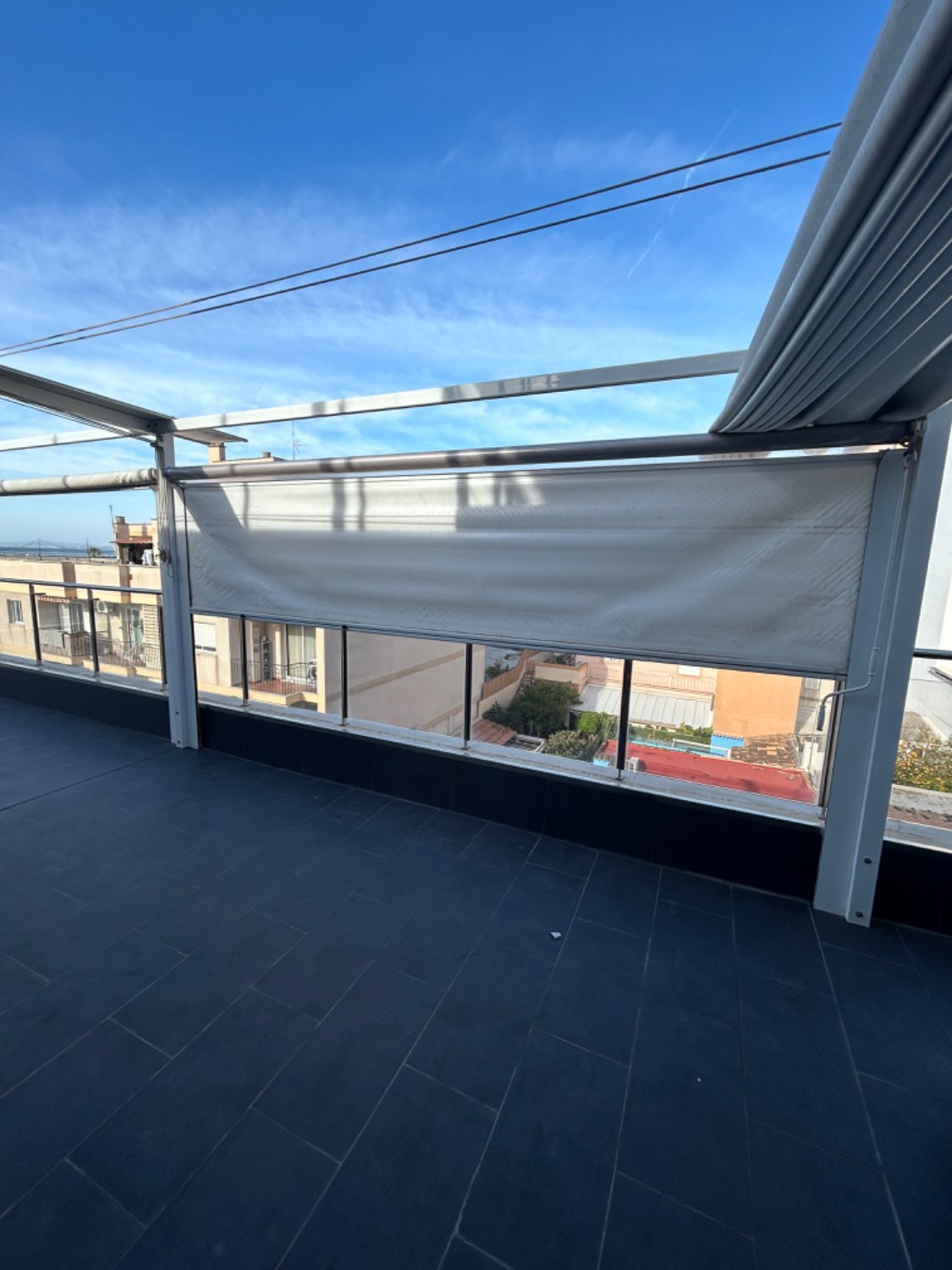 Fantastisches Penthouse zu vermieten mit 2 Terrassen mit Blick auf das Meer