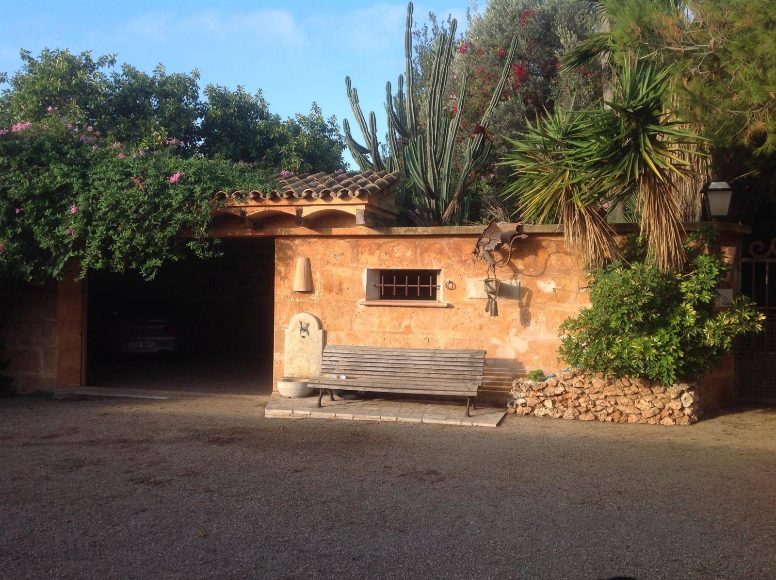 Villa rustique avec piscine et écuries