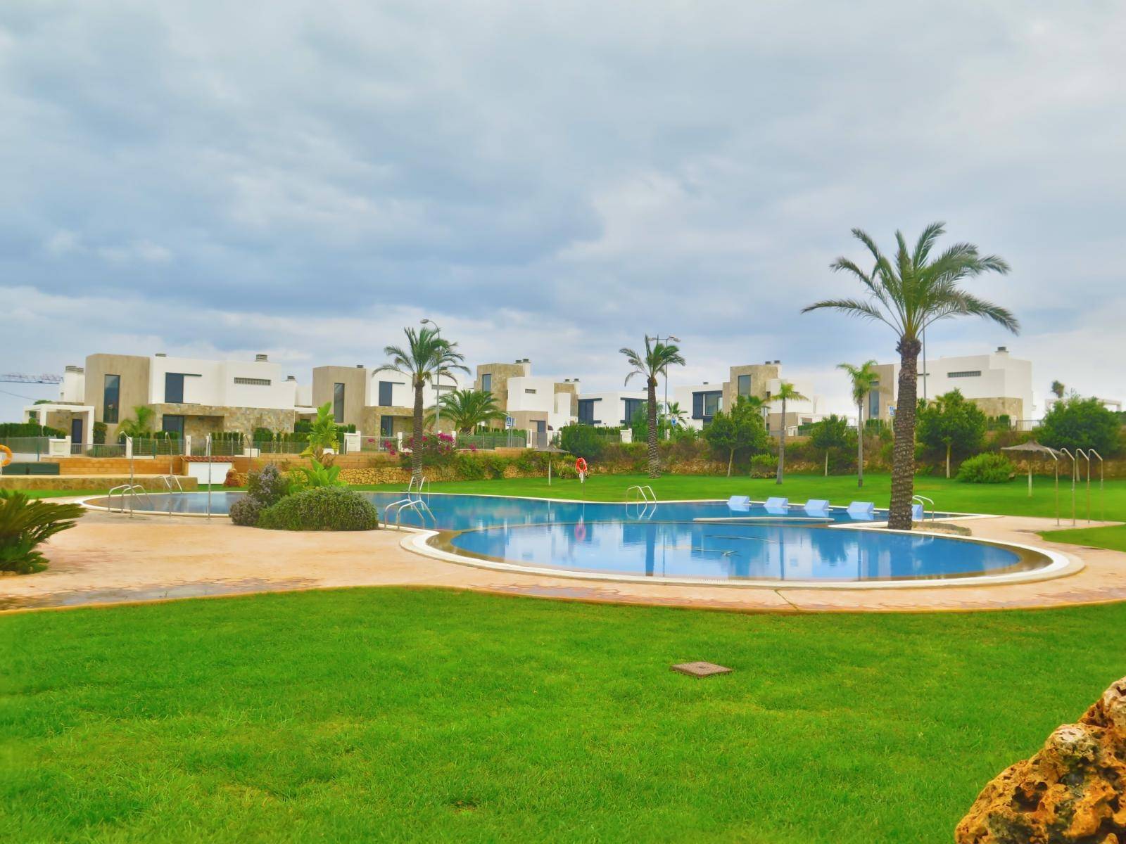 Bungalow en alquiler Cala murada con piscina comunitaria y jacuzzi