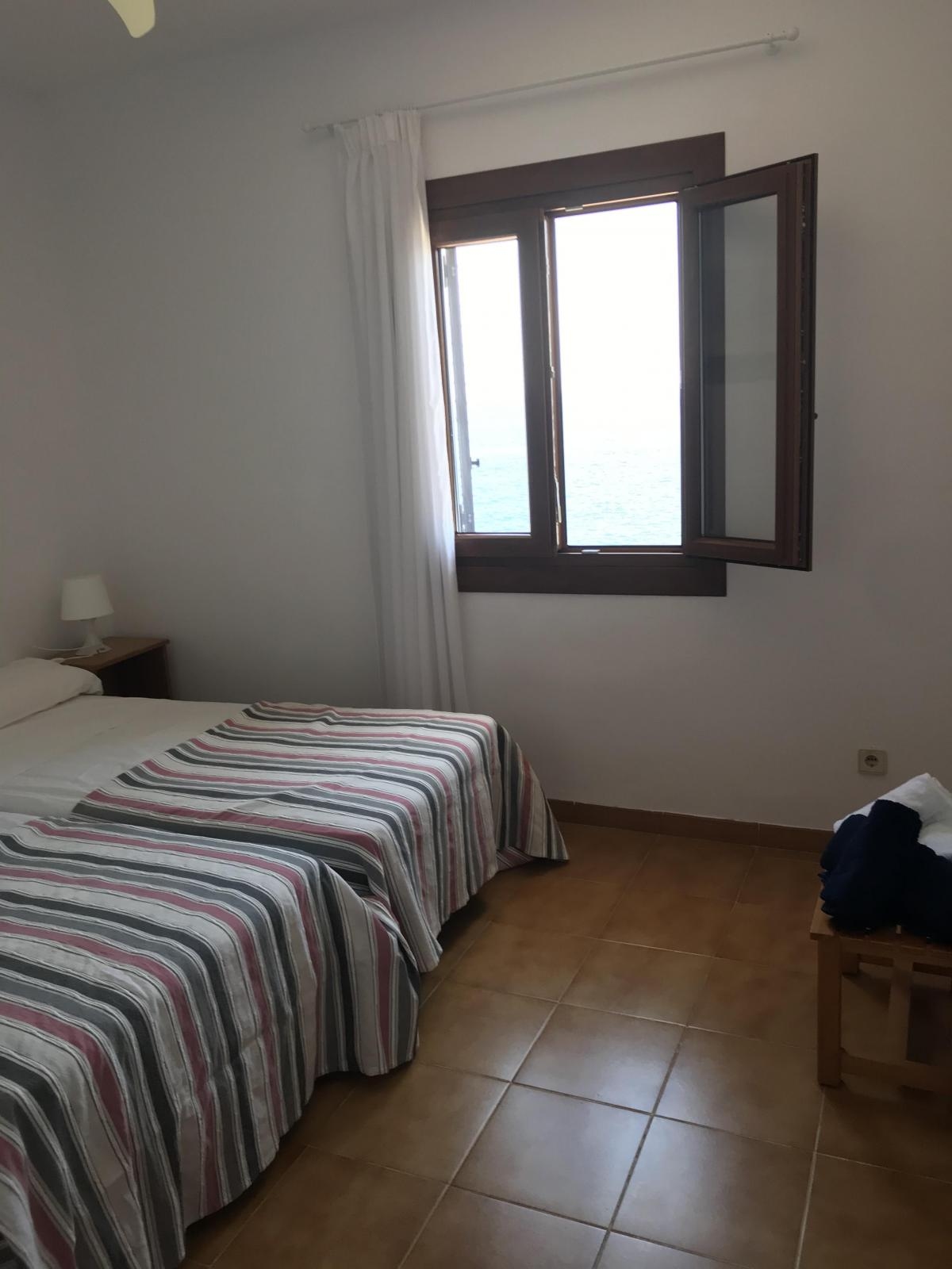 ADOSADITO FRENTE AL MAR PARA VACACIONAR