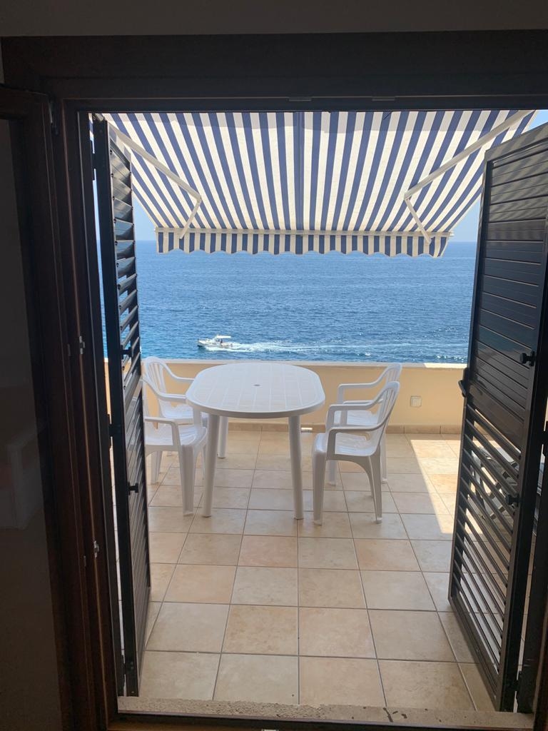 ADOSADITO FRENTE AL MAR PARA VACACIONAR