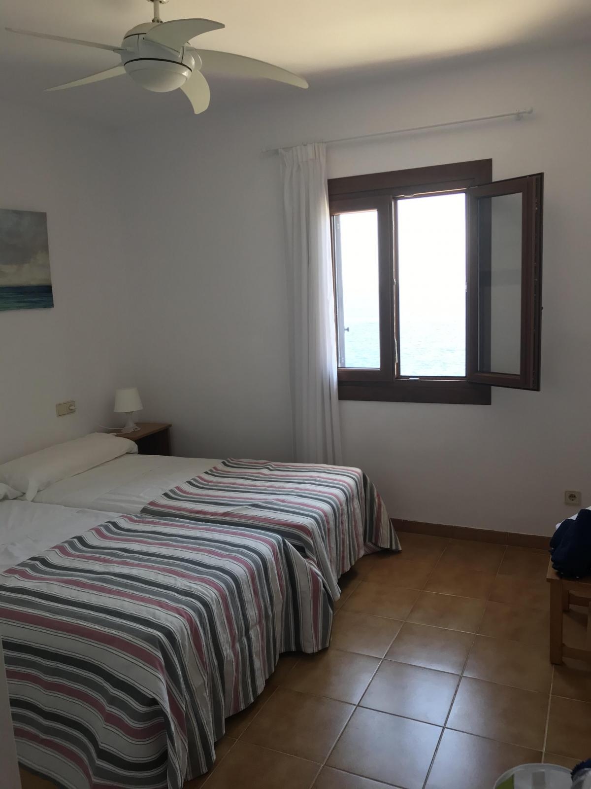 ADOSADITO FRENTE AL MAR PARA VACACIONAR