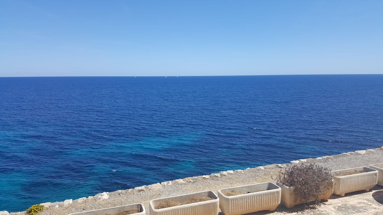 ADOSADITO FRENTE AL MAR PARA VACACIONAR