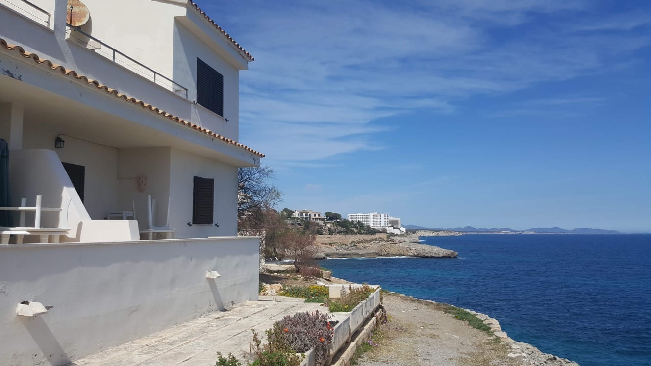 ADOSADITO FRENTE AL MAR PARA VACACIONAR