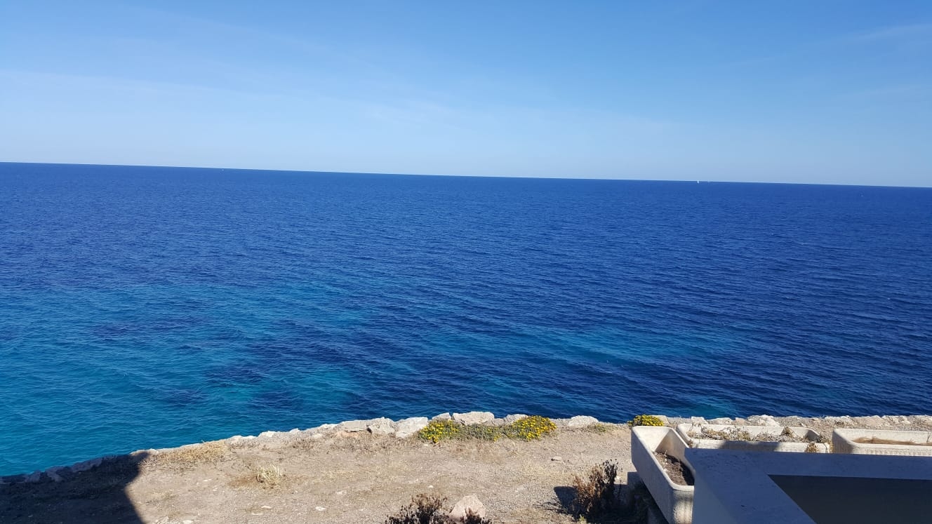 ADOSADITO FRENTE AL MAR PARA VACACIONAR